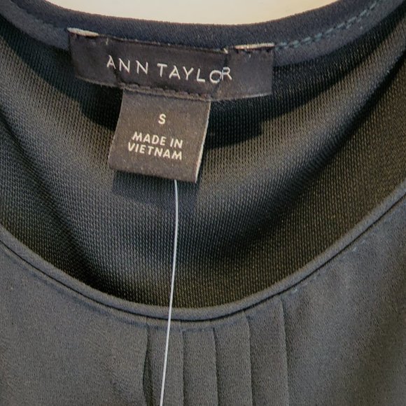 Ann Taylor pleat front sleeveless shell, Size S, NWT - Picture 3 of 5